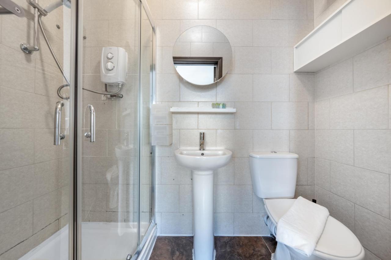 The Buross - Aldgate Aparthotel Londra Exterior foto